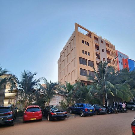 Hotel Les Fleurettes Ouagadougou Exterior photo