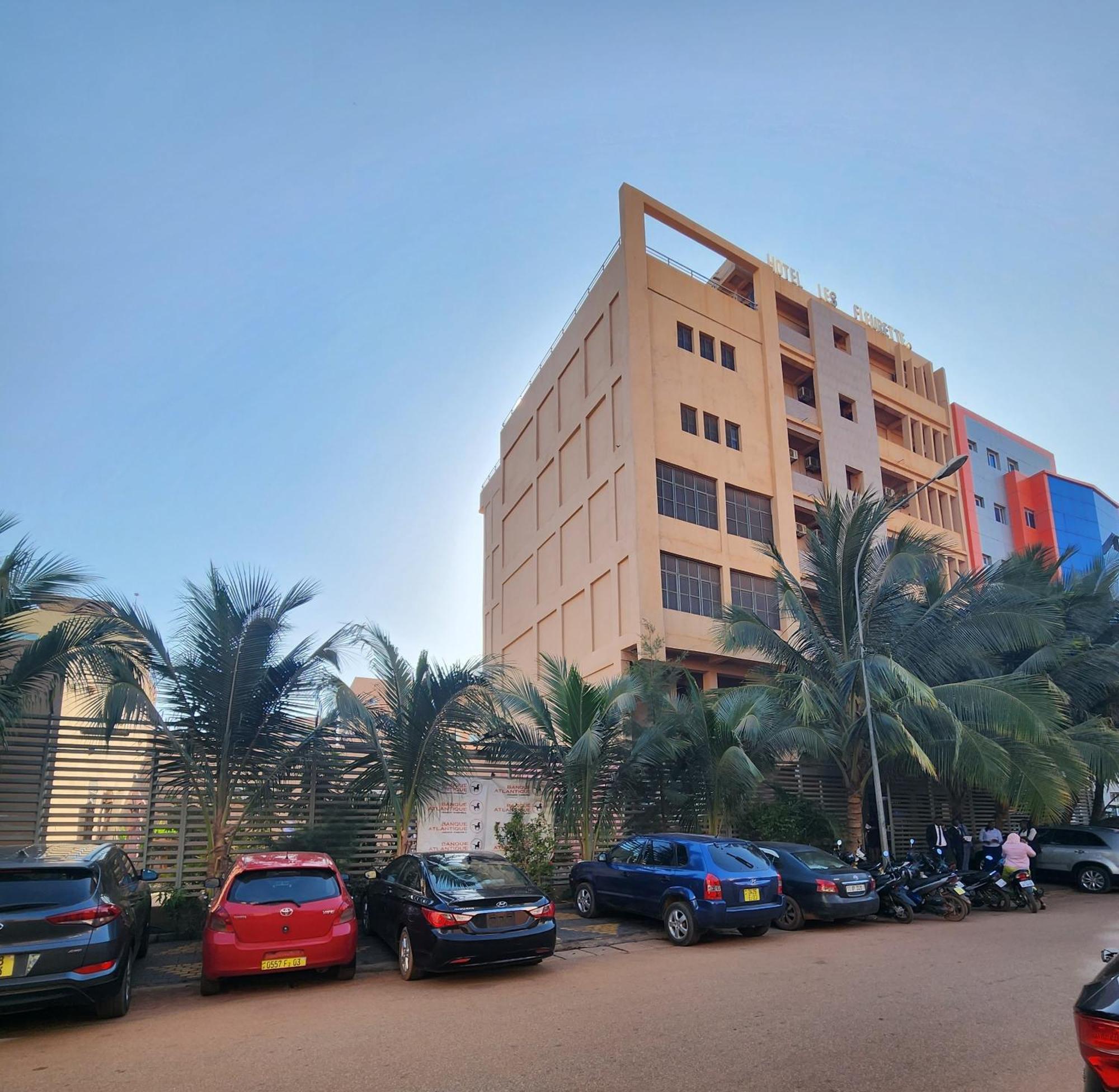 Hotel Les Fleurettes Ouagadougou Exterior photo